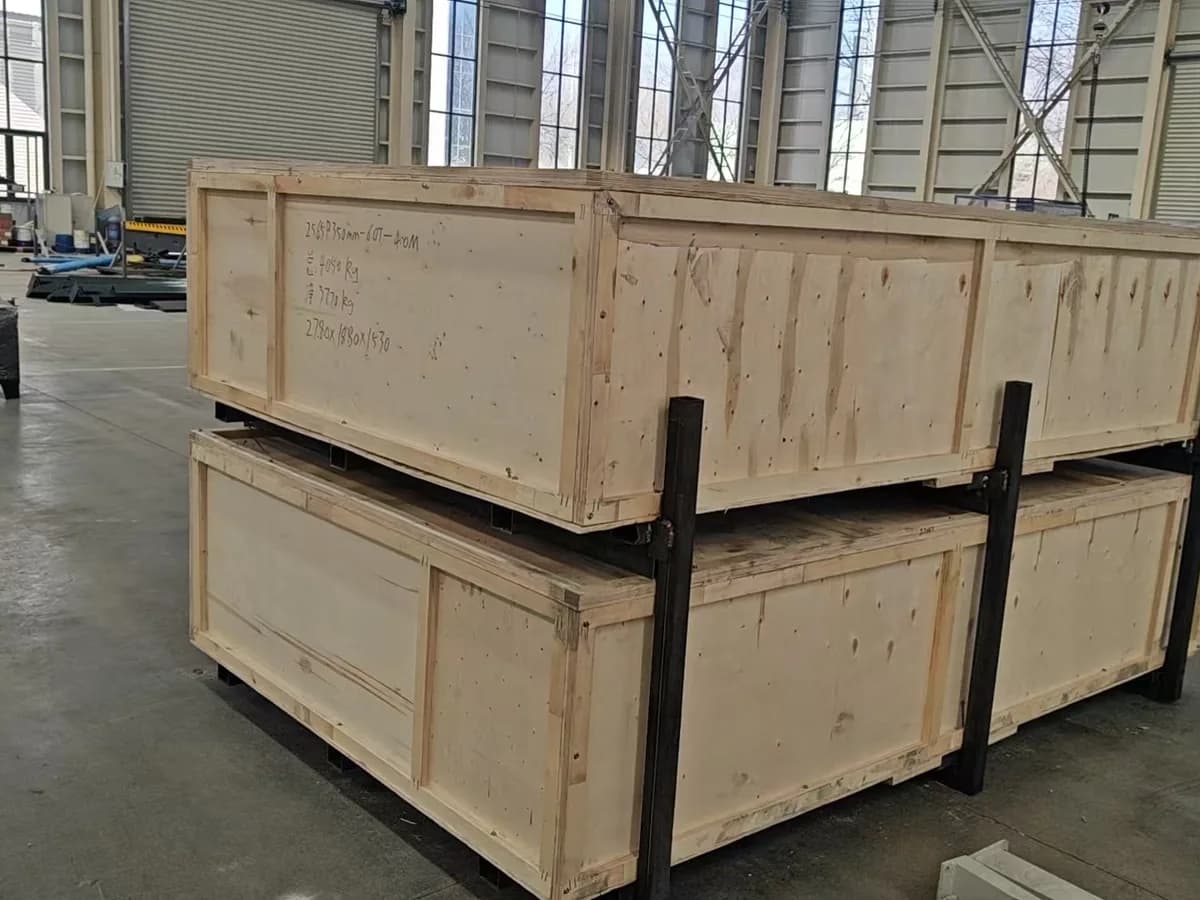 Steel-reinforced wooden crate packing